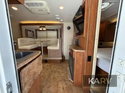 2016 Lance Lance Travel Trailers 2295 photo 9