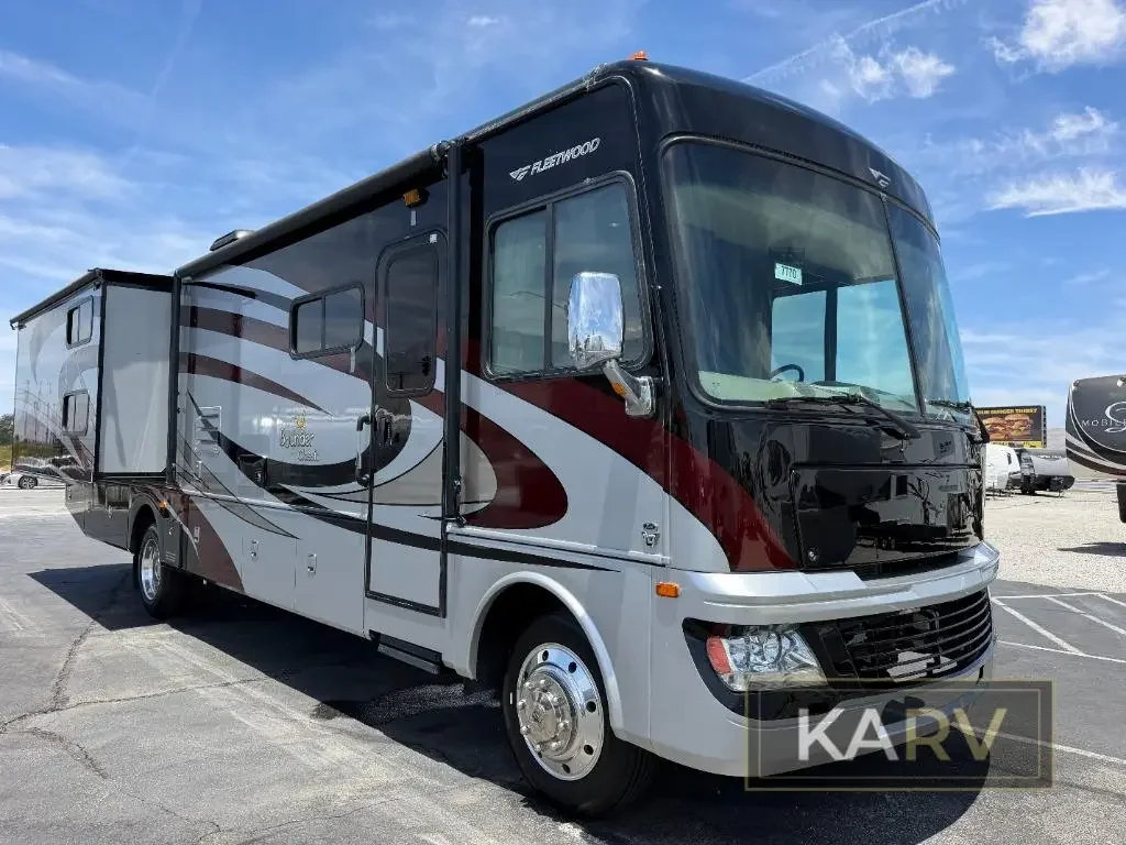 2011 Fleetwood Bounder Classic 34B exterior