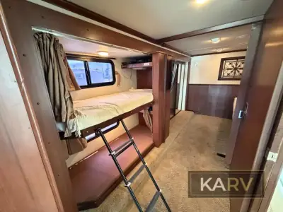 2011 Fleetwood Bounder Classic 34B photo 19