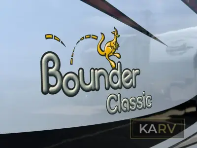 2011 Fleetwood Bounder Classic 34B photo 10