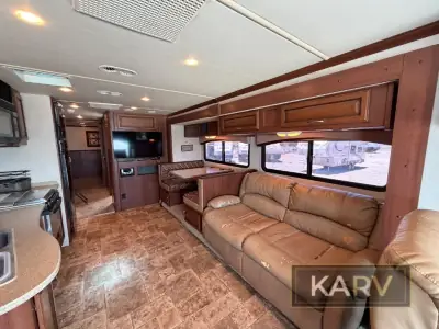 2011 Fleetwood Bounder Classic 34B photo 14