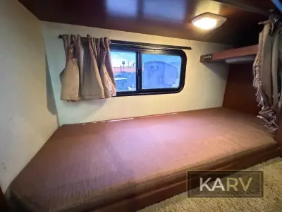 2011 Fleetwood Bounder Classic 34B photo 22
