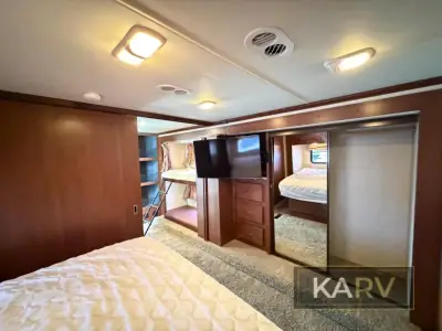 2011 Fleetwood Bounder Classic 34B photo 29