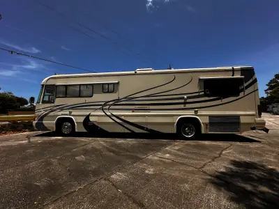 1997 Country Coach Magna 360 Tribute