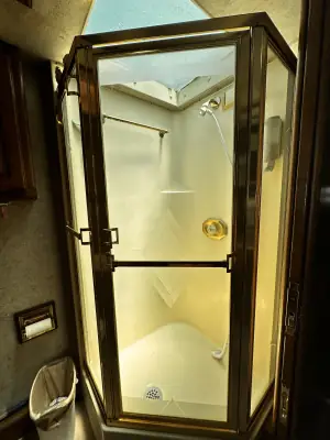 1997 Country Coach Magna 360 Tribute photo 30