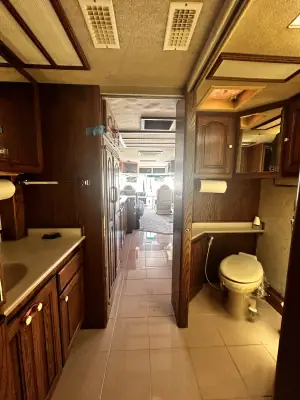1997 Country Coach Magna 360 Tribute photo 35
