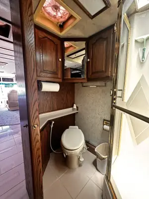 1997 Country Coach Magna 360 Tribute photo 28