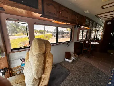 1997 Country Coach Magna 360 Tribute photo 14