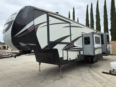 2018 Heartland 3712RDMB Gateway photo 3
