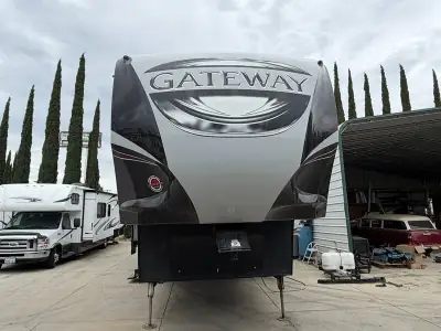 2018 Heartland 3712RDMB Gateway photo 2
