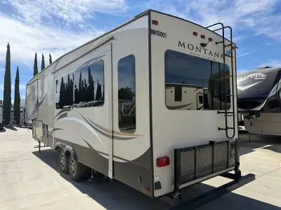 2018 Keystone MONTANA HIGH COUNTRY 305RL photo 4