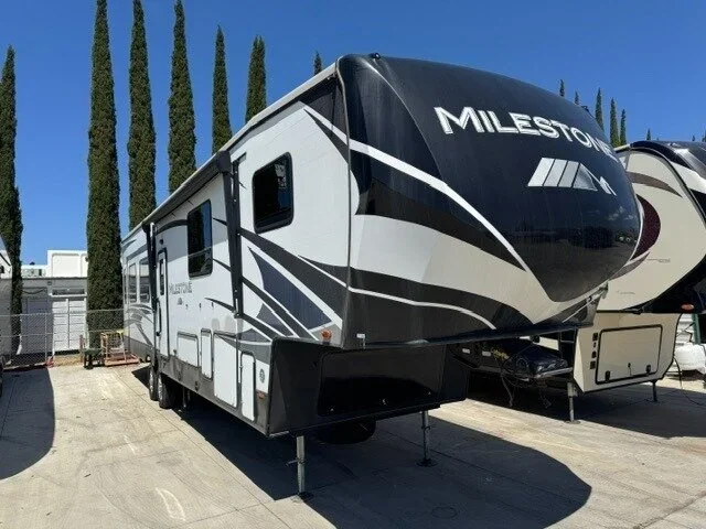 2020 Heartland Milestone 377MB exterior