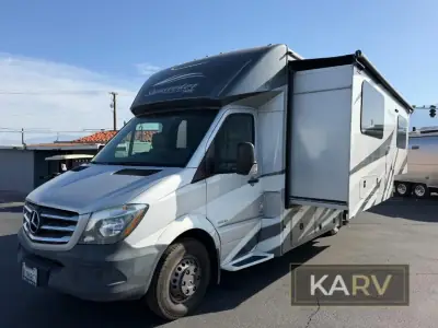 2018 Forest River Sunseeker MBS 2400W photo 6