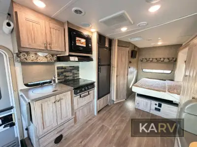 2018 Forest River Sunseeker MBS 2400W photo 18