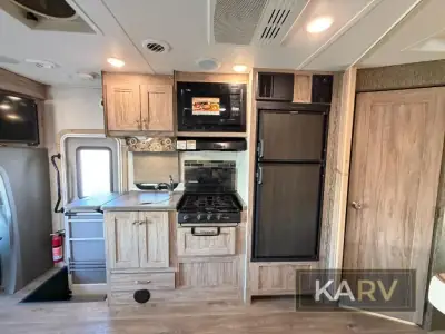 2018 Forest River Sunseeker MBS 2400W photo 19