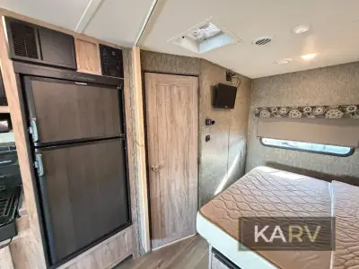 2018 Forest River Sunseeker MBS 2400W photo 22