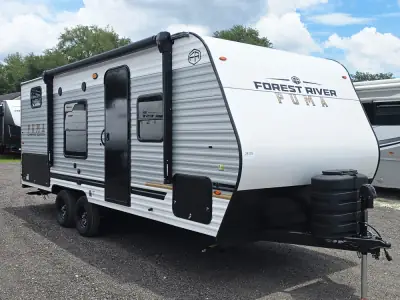2026 Palomino PUMA CAMPING EDITION 20BHCE photo 4