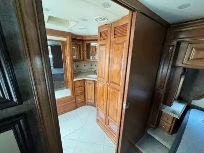2013 Tiffin Motorhomes Phaeton 40QBH Freightliner XCR Chassis photo 27