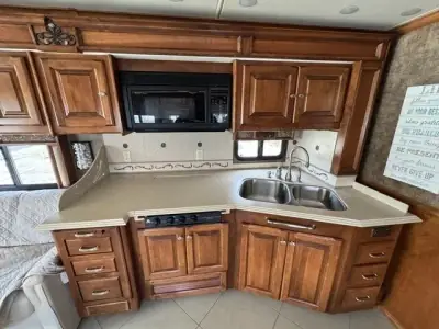 2013 Tiffin Motorhomes Phaeton 40QBH Freightliner XCR Chassis photo 12