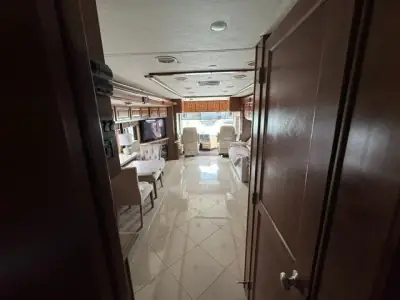 2013 Tiffin Motorhomes Phaeton 40QBH Freightliner XCR Chassis photo 26