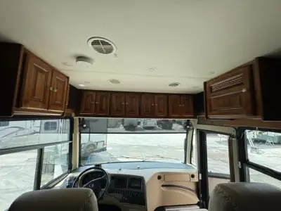 2013 Tiffin Motorhomes Phaeton 40QBH Freightliner XCR Chassis photo 8