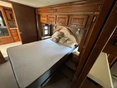2013 Tiffin Motorhomes Phaeton 40QBH Freightliner XCR Chassis photo 29