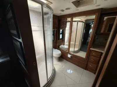 2013 Tiffin Motorhomes Phaeton 40QBH Freightliner XCR Chassis photo 17
