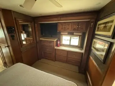 2013 Tiffin Motorhomes Phaeton 40QBH Freightliner XCR Chassis photo 16