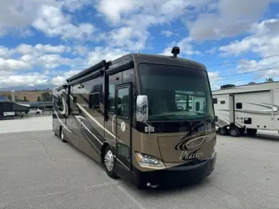 2013 Tiffin Motorhomes Phaeton 40QBH Freightliner XCR Chassis