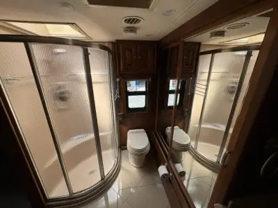 2013 Tiffin Motorhomes Phaeton 40QBH Freightliner XCR Chassis photo 21