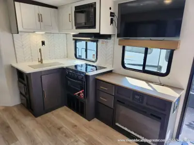2025 Heartland North Trail Ultra-Lite 26RLX photo 19