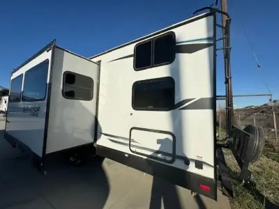 2022 Forest River SURVEYOR LEGEND 276BHLE photo 9