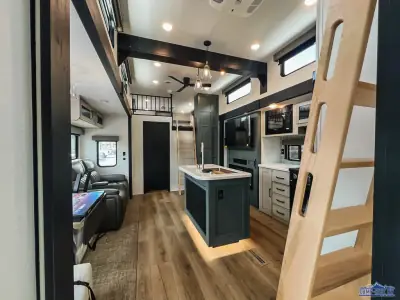2027 Forest River Puma Vista 421LFT photo 10