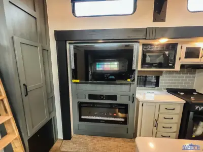 2027 Forest River Puma Vista 421LFT photo 23