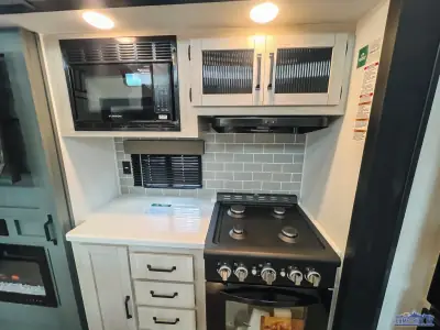 2027 Forest River Puma Vista 421LFT photo 13