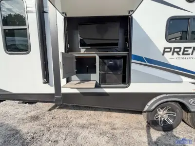 2022 Keystone Premier Ultra Lite 30RIPR photo 8