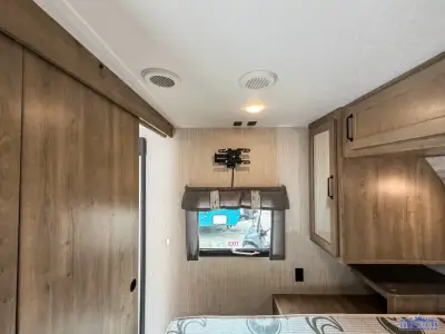 2022 Palomino Puma 32DBTS photo 28