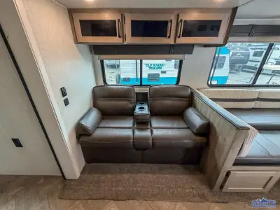 2022 Palomino Puma 32DBTS photo 12
