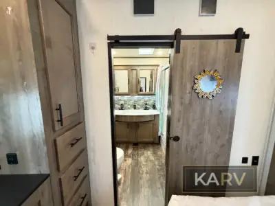 2021 Forest River Sabre 37FLH photo 33
