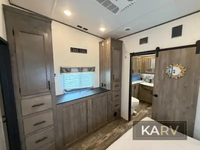 2021 Forest River Sabre 37FLH photo 32