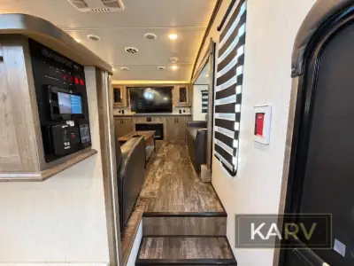 2021 Forest River Sabre 37FLH photo 12