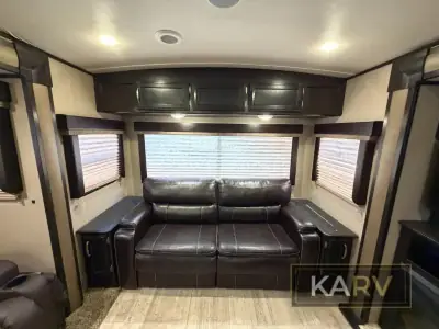 2017 Grand Design Imagine 2950RL photo 13