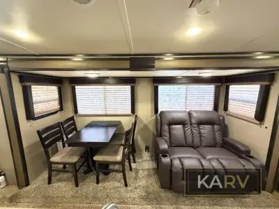2017 Grand Design Imagine 2950RL photo 12