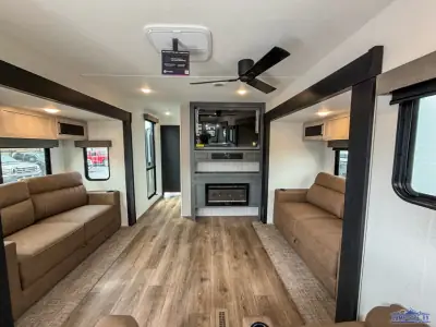 2027 Forest River Puma Vista 39FKL photo 9