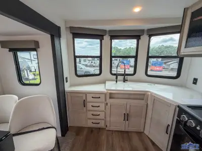 2027 Forest River Puma Vista 39FKL photo 5