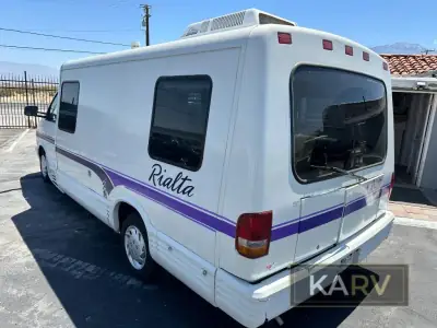 1995 Winnebago Rialta 221RD photo 5