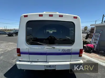 1995 Winnebago Rialta 221RD photo 6