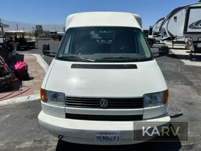 1995 Winnebago Rialta 221RD photo 3