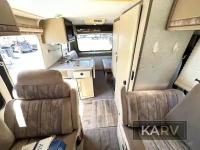 1995 Winnebago Rialta 221RD photo 21