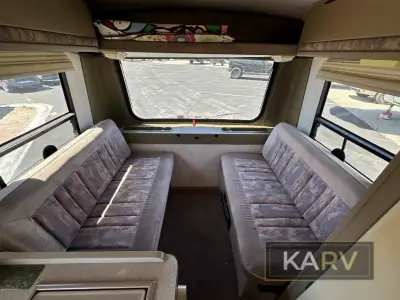 1995 Winnebago Rialta 221RD photo 12